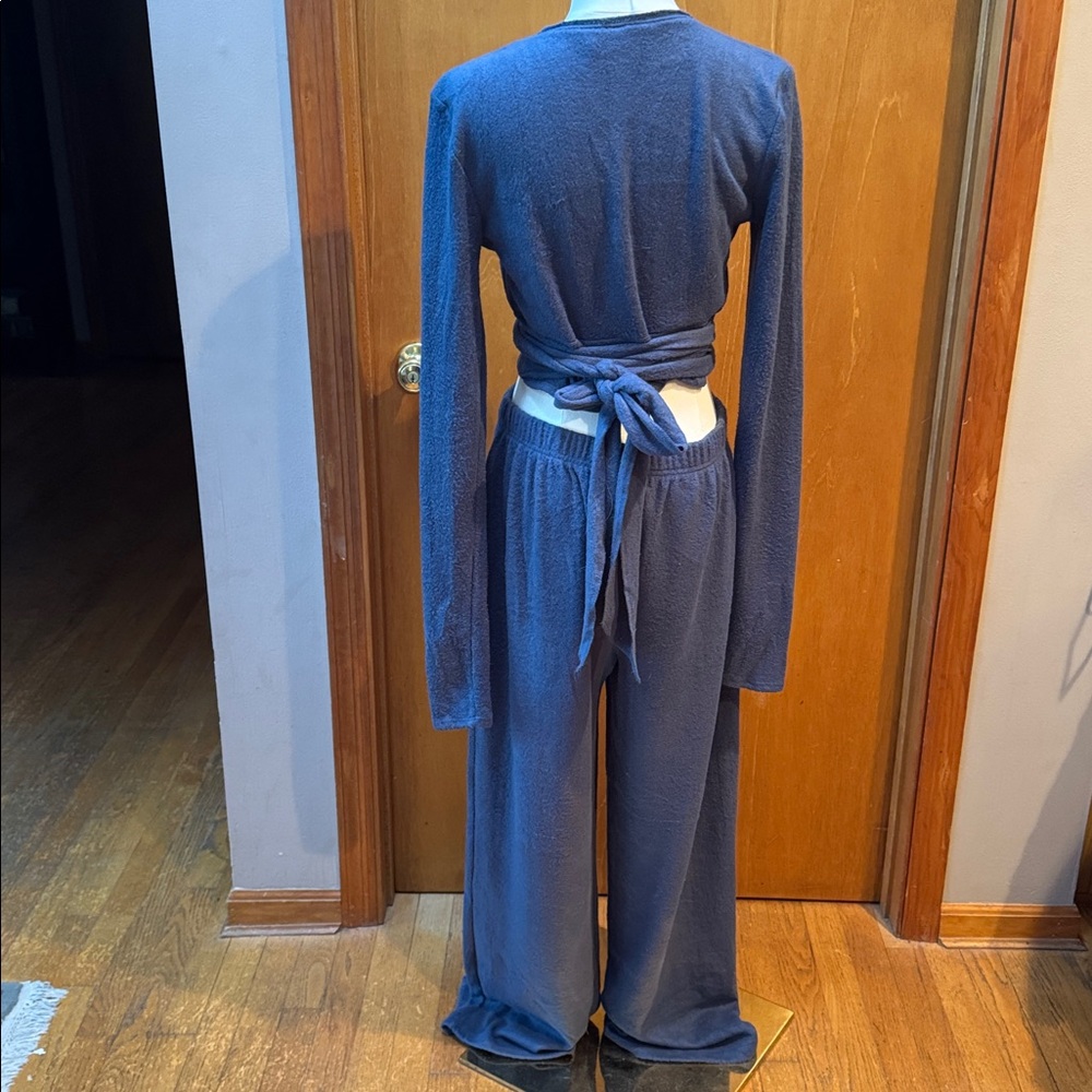 NWOT UO Out From Under Edith Fleece Wrap Top and Straight Lounge Pant Size M/L - Picture 6 of 6